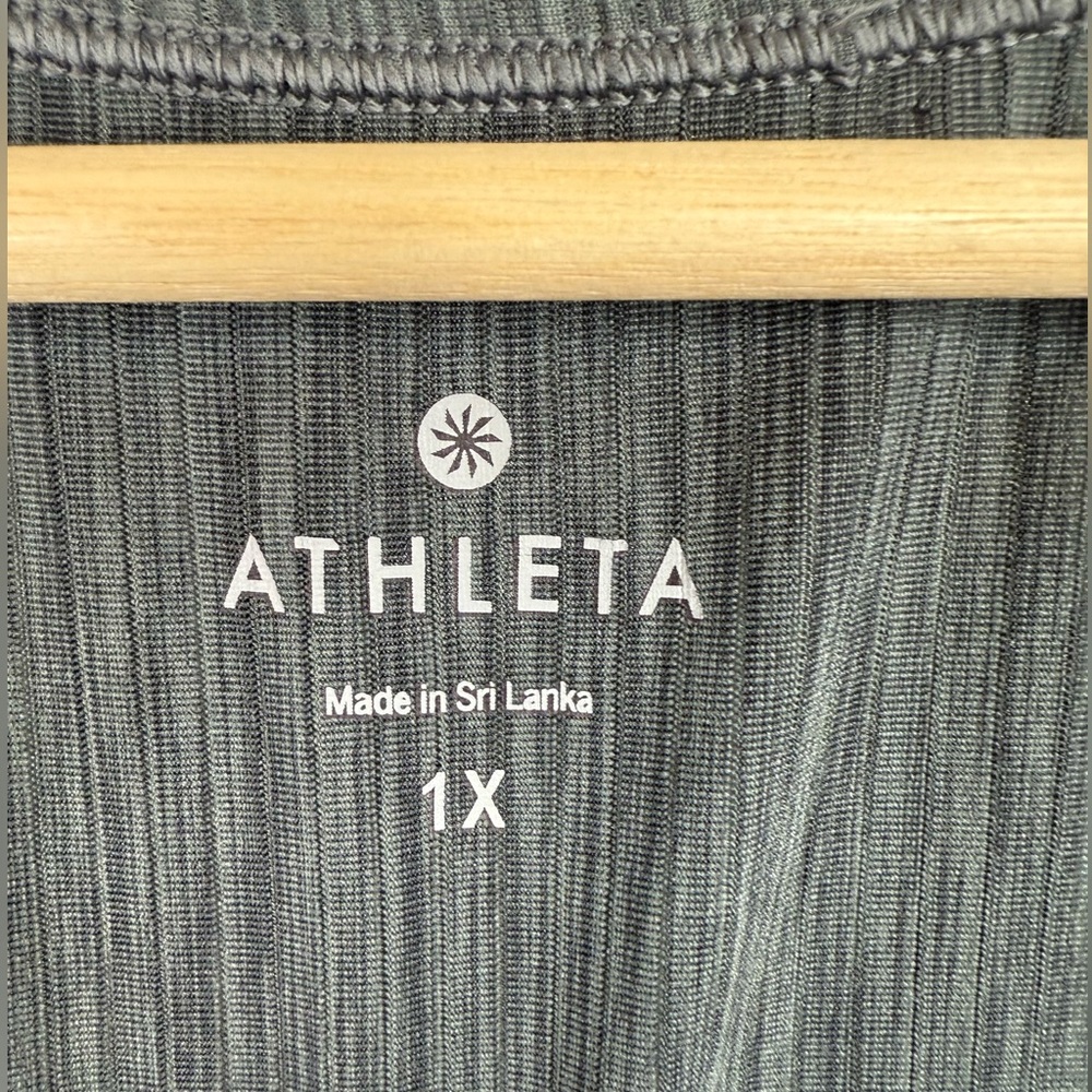 Athleta Shadow Stripe Chi Tee Gray Workout Athletic Short Sleeve Shirt 1X - Picture 4 of 9